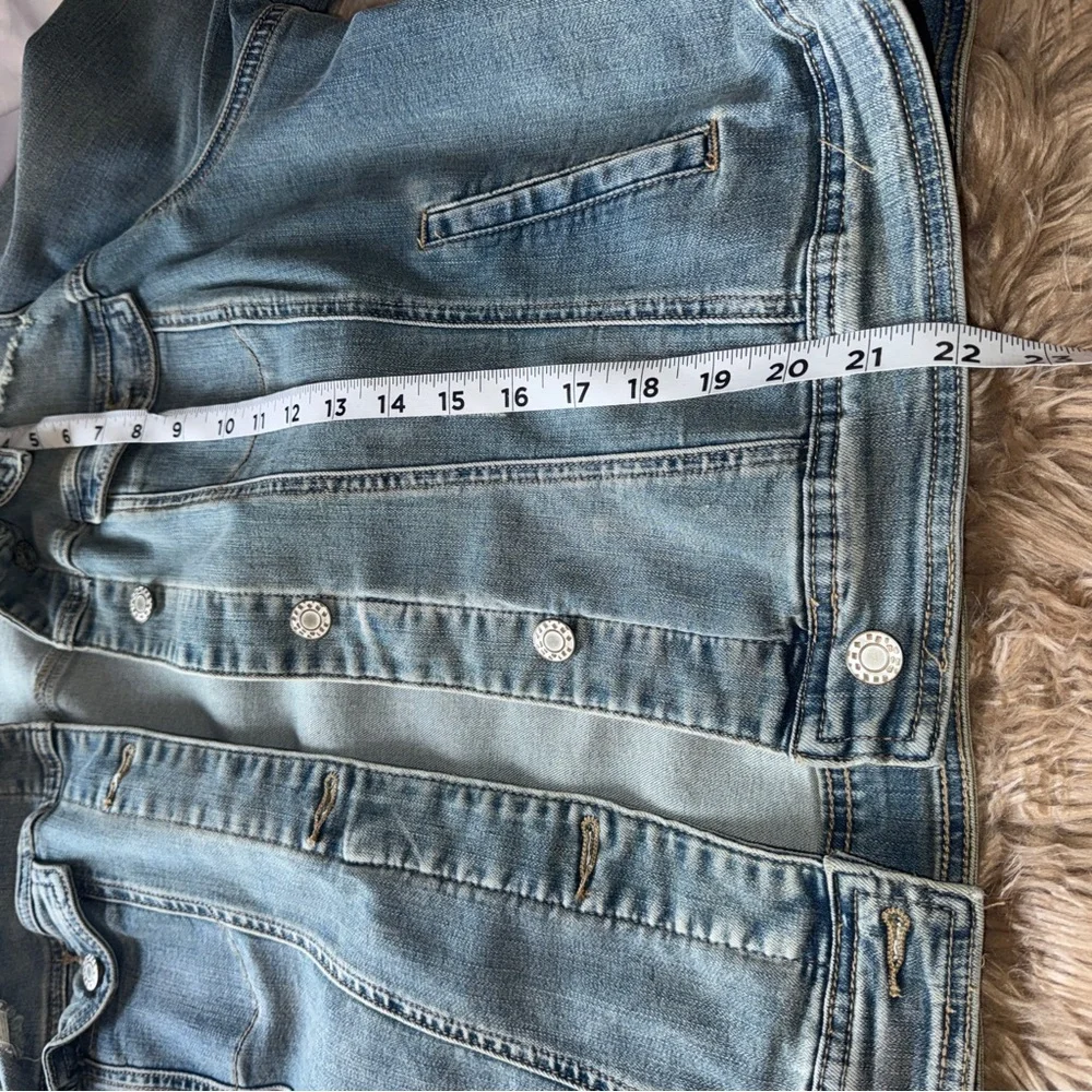 Cato est 1946 Classic Jean Jacket- Distressed Blue- Soft Denim- XL 16/18 Stretch - Picture 10 of 10